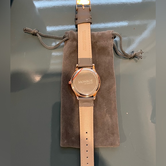 Monroé watch - rose gold face and charcoal leather strap - Picture 3 of 3